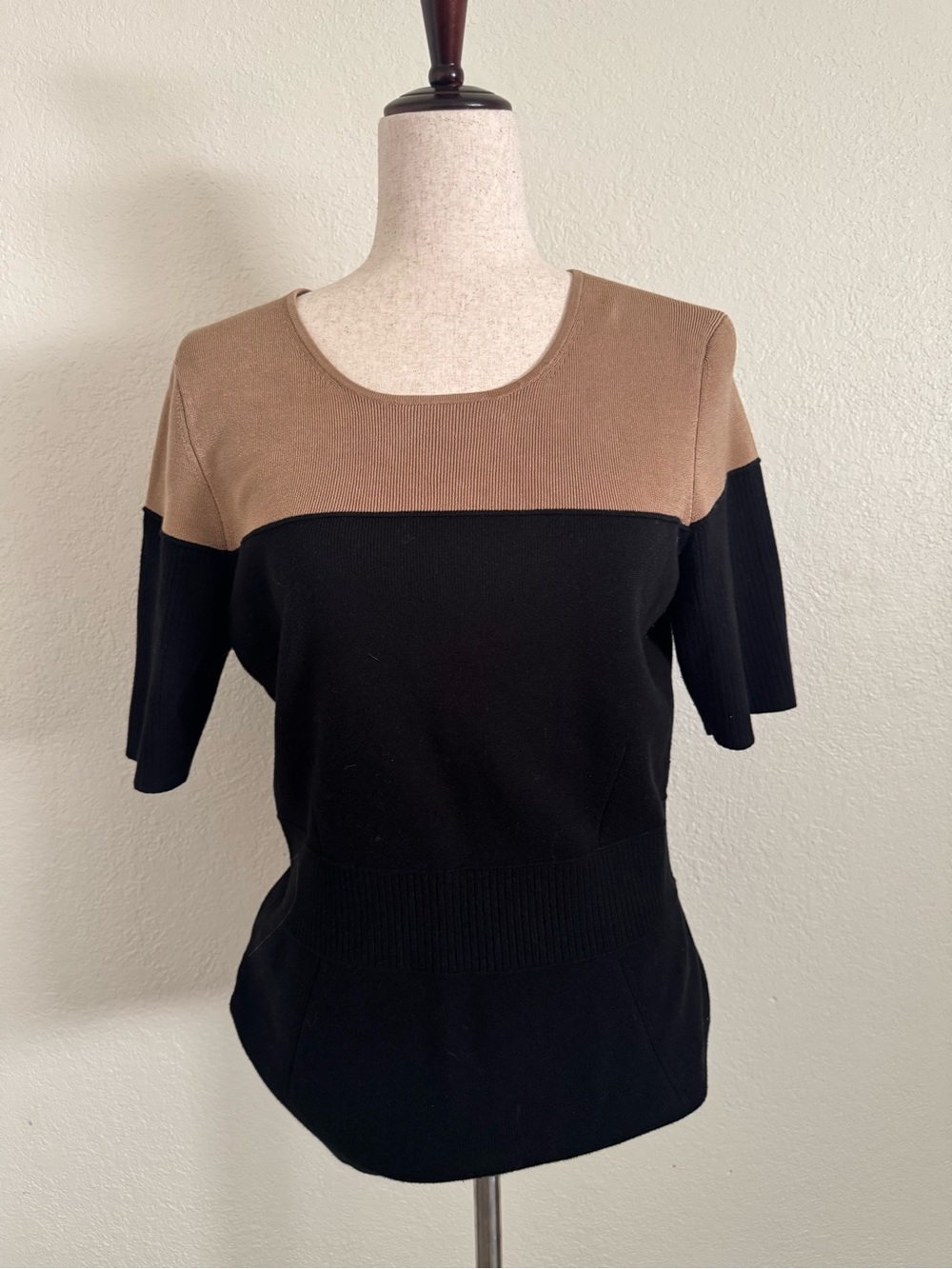 Ann Taylor Colorblock Knit Top Black Tan Women’s Large